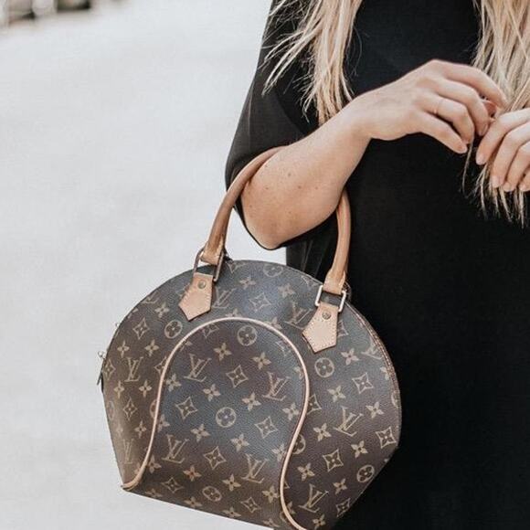 💎✨AUTHENTIC ✨💎 LV Ellipse MM WITH STRAP - Picture 1 of 16